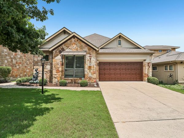 35 Prestonwood CIR, Lakeway, TX 78734