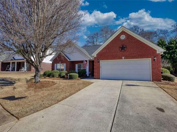 339 Crossroads Drive , Social Circle, GA 30025