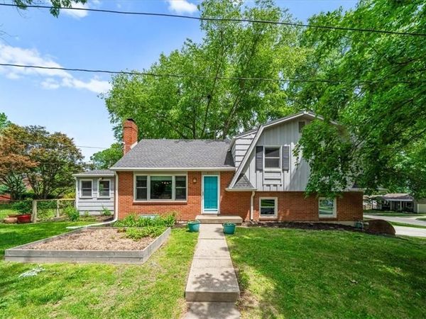 6221 Delmar Street, Fairway, KS 66205