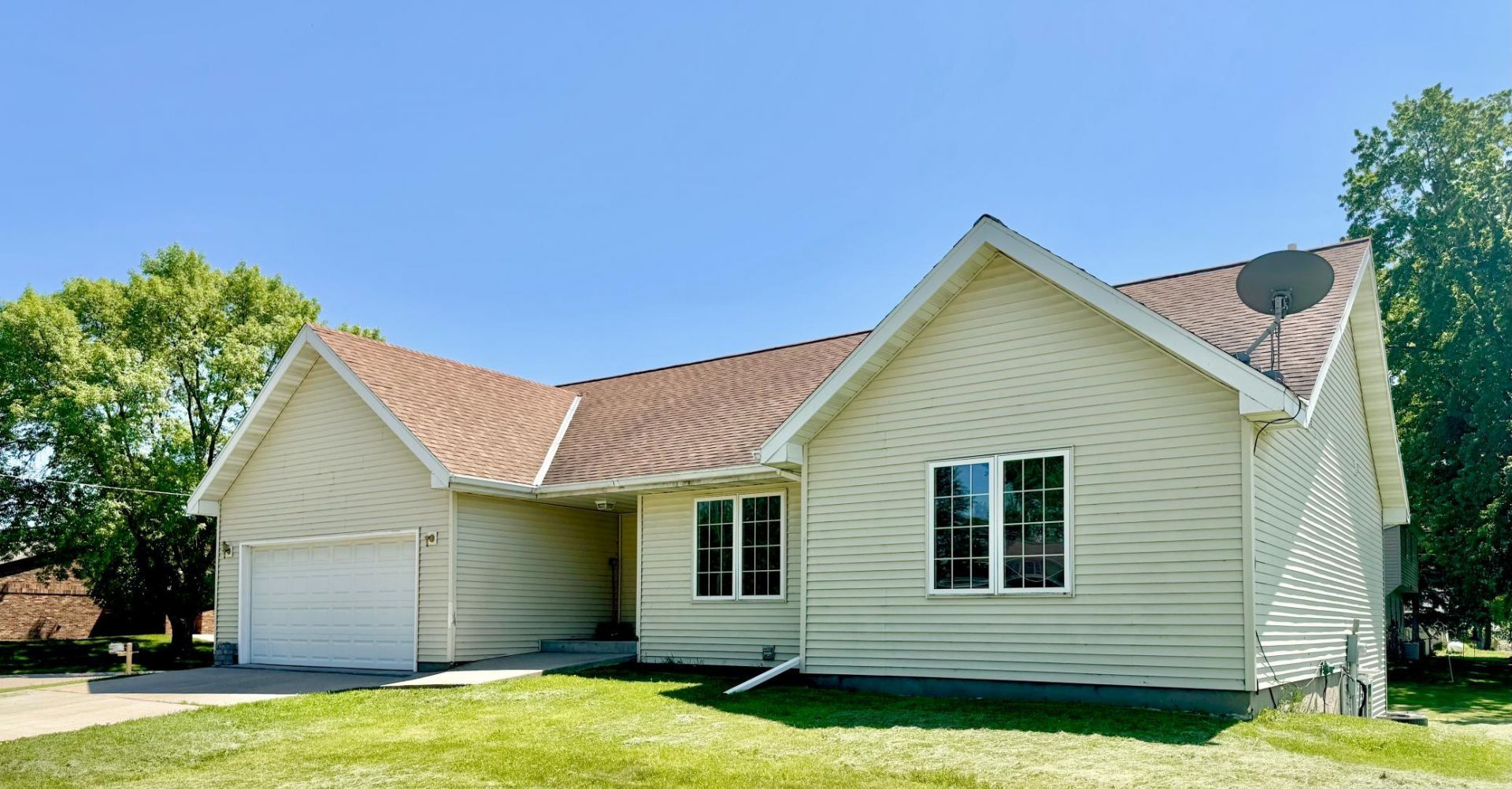 309 Iowa Avenue, Hoffman, MN 56339
