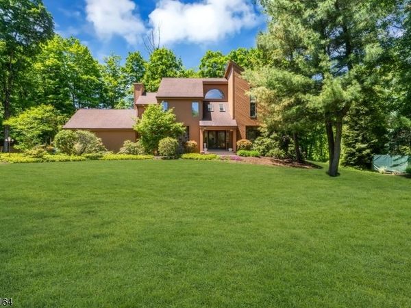 20 Heather Ln, Bernards, NJ 07920