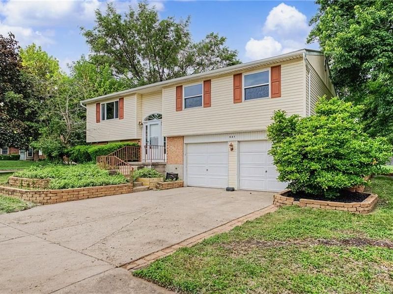 641 Mariclaire Avenue, Dayton, OH 45377 Photo 2
