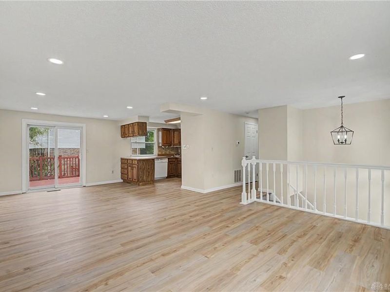 641 Mariclaire Avenue, Dayton, OH 45377 Photo 9