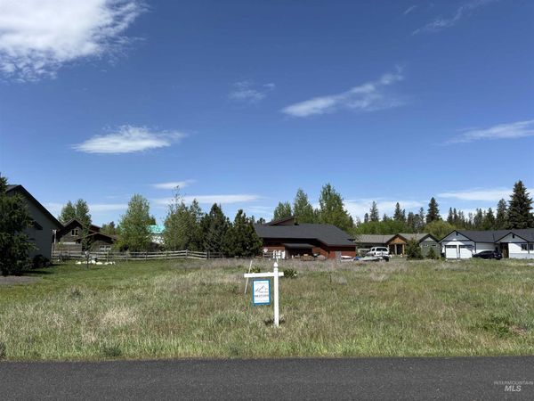 1033 Potts, McCall, ID 83638