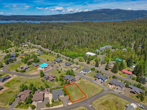 1033 Potts, McCall, ID 83638