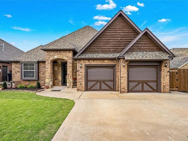 10813 NW 35th Street, Yukon, OK 73099