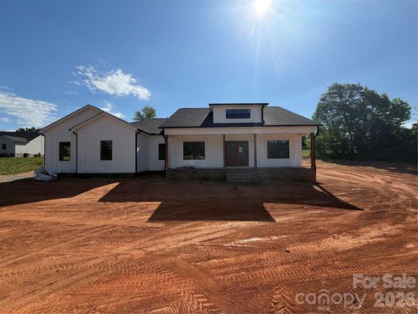 1265 Misty Lane , Hickory, NC 28601