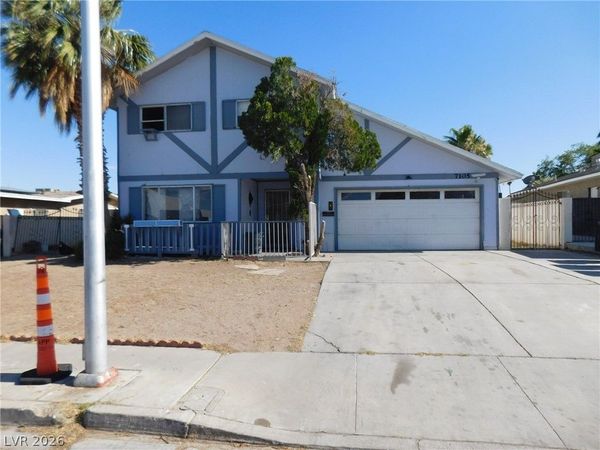 7105 Pinelake Road , Las Vegas, NV 89145