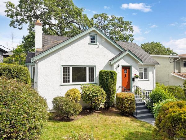 1670 Kisber Ave , Saanich, BC V8P 2W6