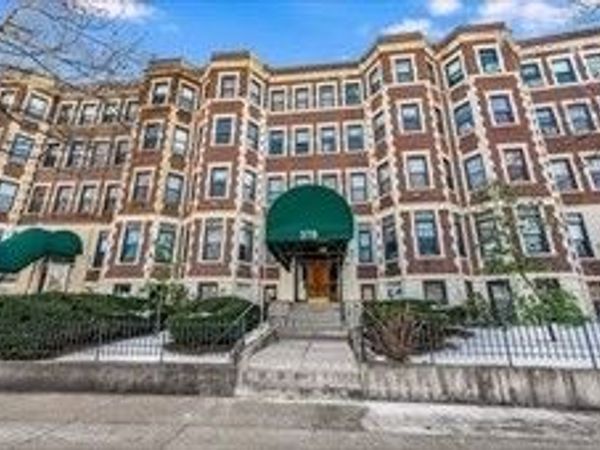 378 Riverway, Unit Three, Boston, MA 02115