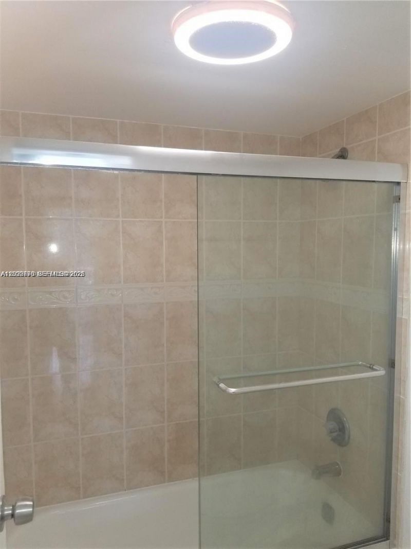 100 Bayview Dr , Unit 208, Sunny Isles Beach, FL 33160 Photo