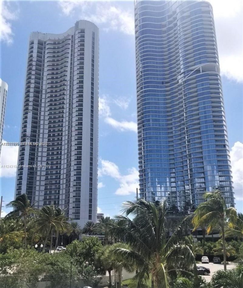 100 Bayview Dr , Unit 208, Sunny Isles Beach, FL 33160 Photo
