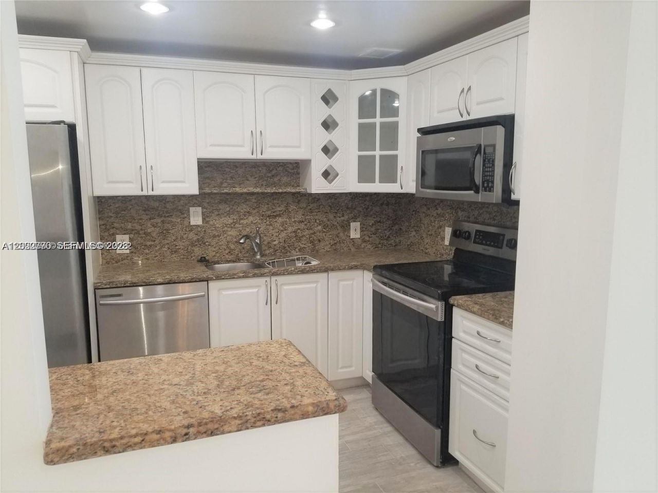 100 Bayview Dr , Unit 208, Sunny Isles Beach, FL 33160 Photo