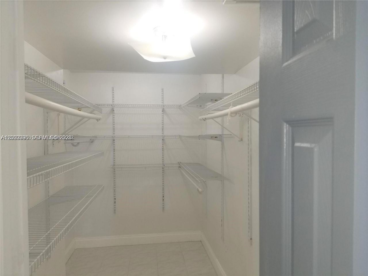 100 Bayview Dr , Unit 208, Sunny Isles Beach, FL 33160 Photo