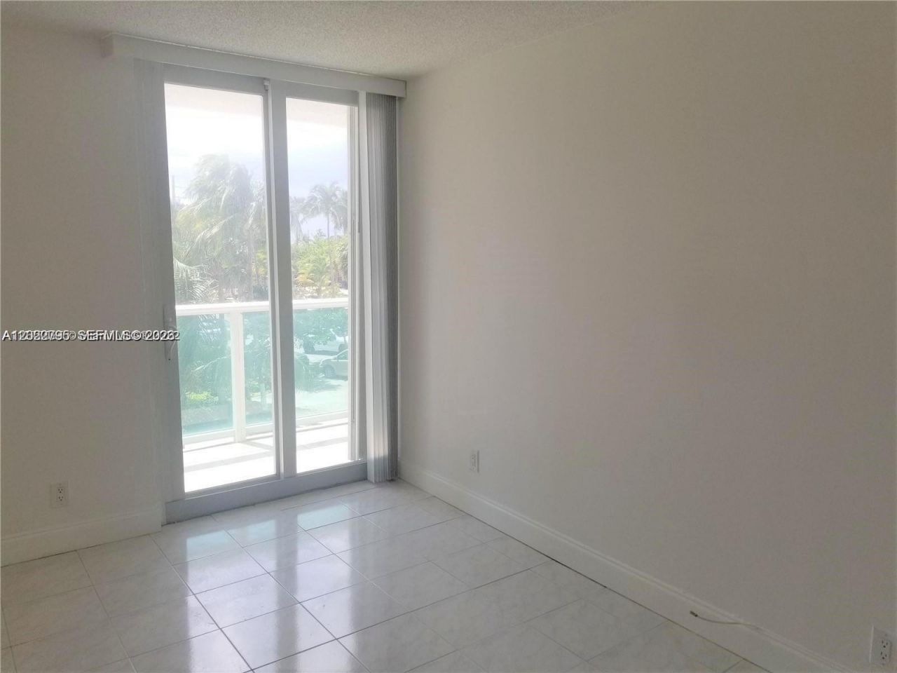 100 Bayview Dr , Unit 208, Sunny Isles Beach, FL 33160 Photo