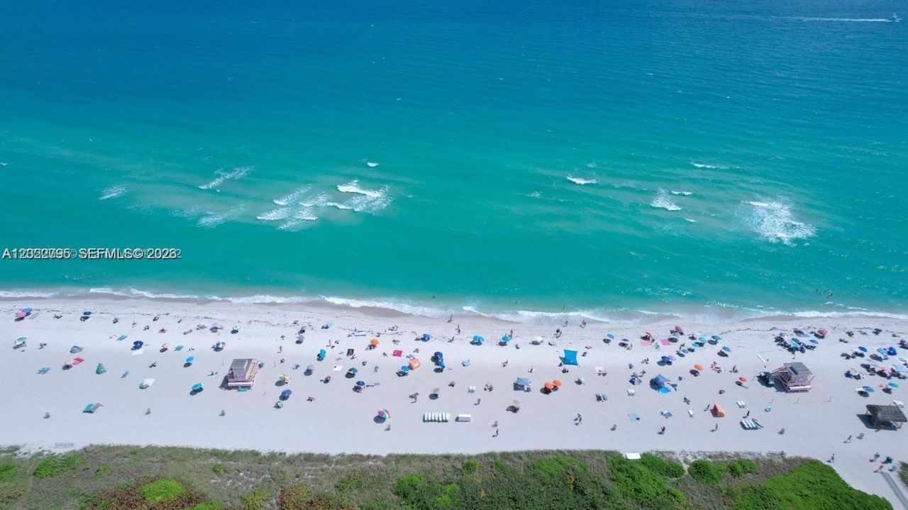 100 Bayview Dr , Unit 208, Sunny Isles Beach, FL 33160 Photo