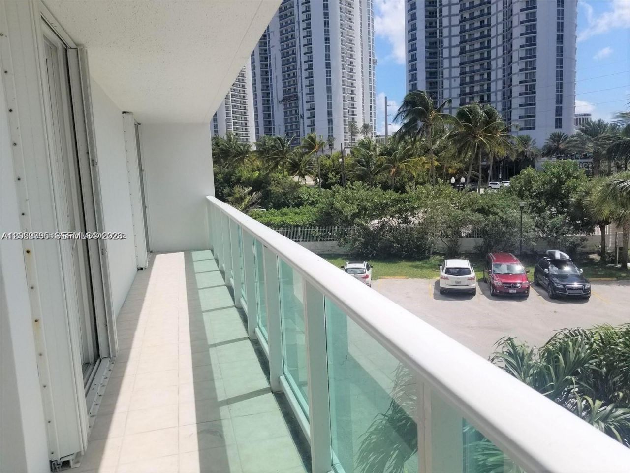 100 Bayview Dr , Unit 208, Sunny Isles Beach, FL 33160 Photo