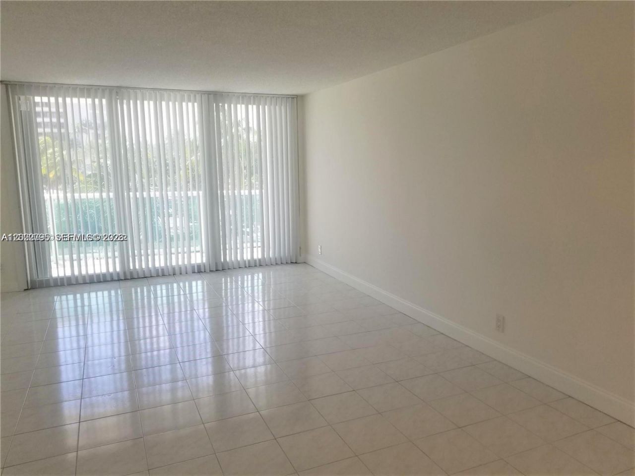 100 Bayview Dr , Unit 208, Sunny Isles Beach, FL 33160 Photo