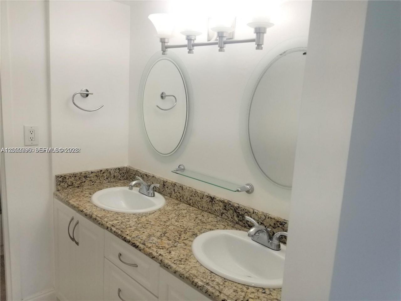 100 Bayview Dr , Unit 208, Sunny Isles Beach, FL 33160 Photo