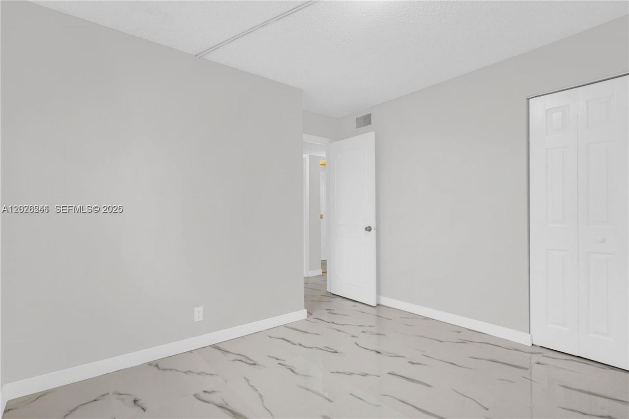 9355 SW 8th St , Unit 425, Boca Raton, FL 33428 Photo