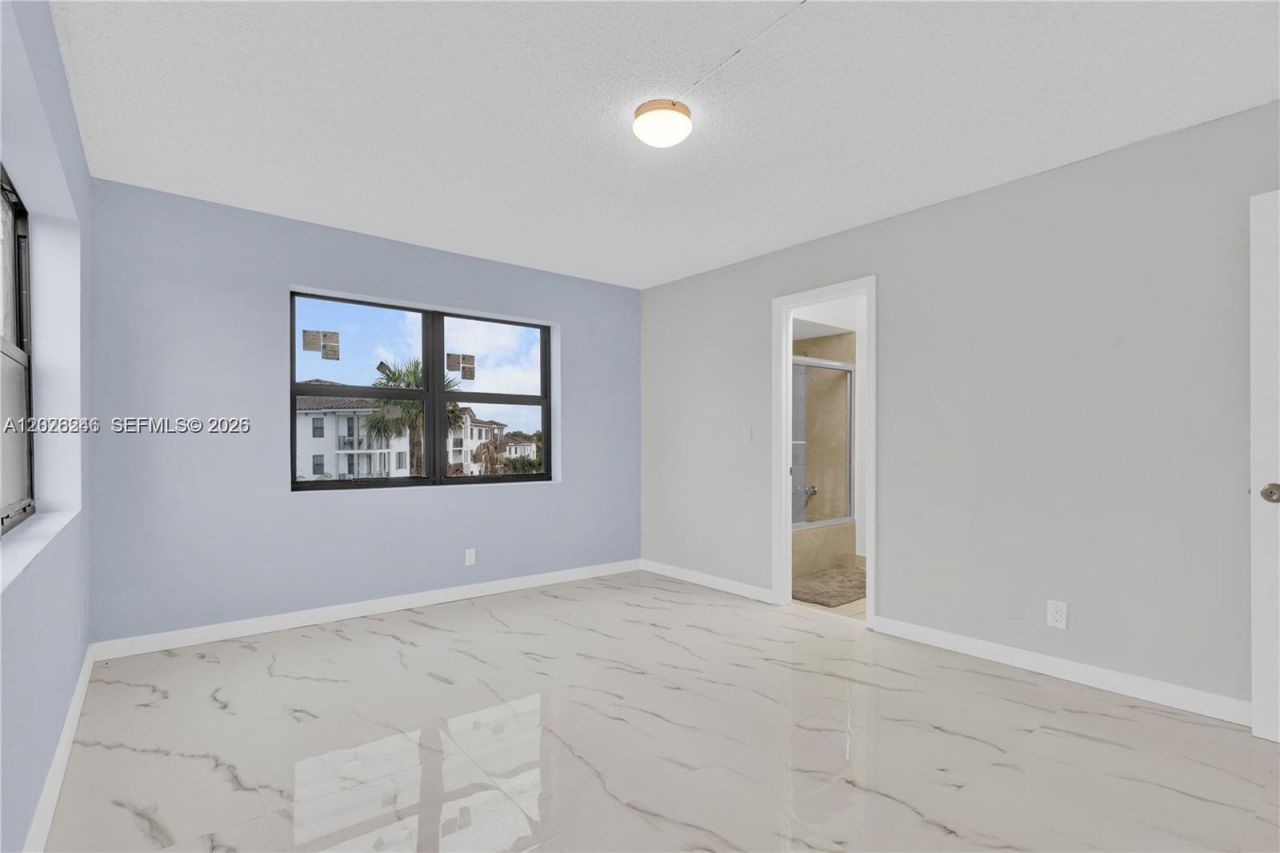 9355 SW 8th St , Unit 425, Boca Raton, FL 33428 Photo