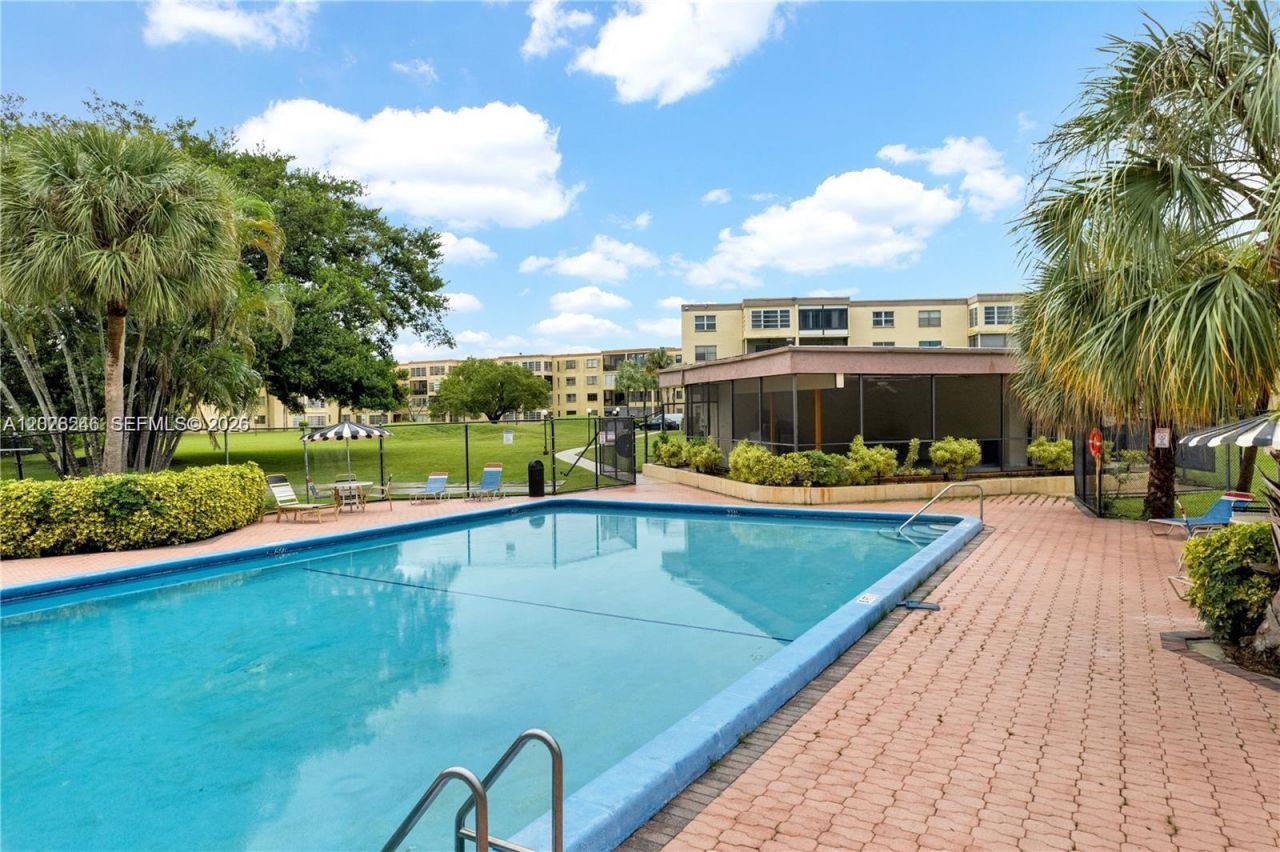 9355 SW 8th St , Unit 425, Boca Raton, FL 33428 Photo