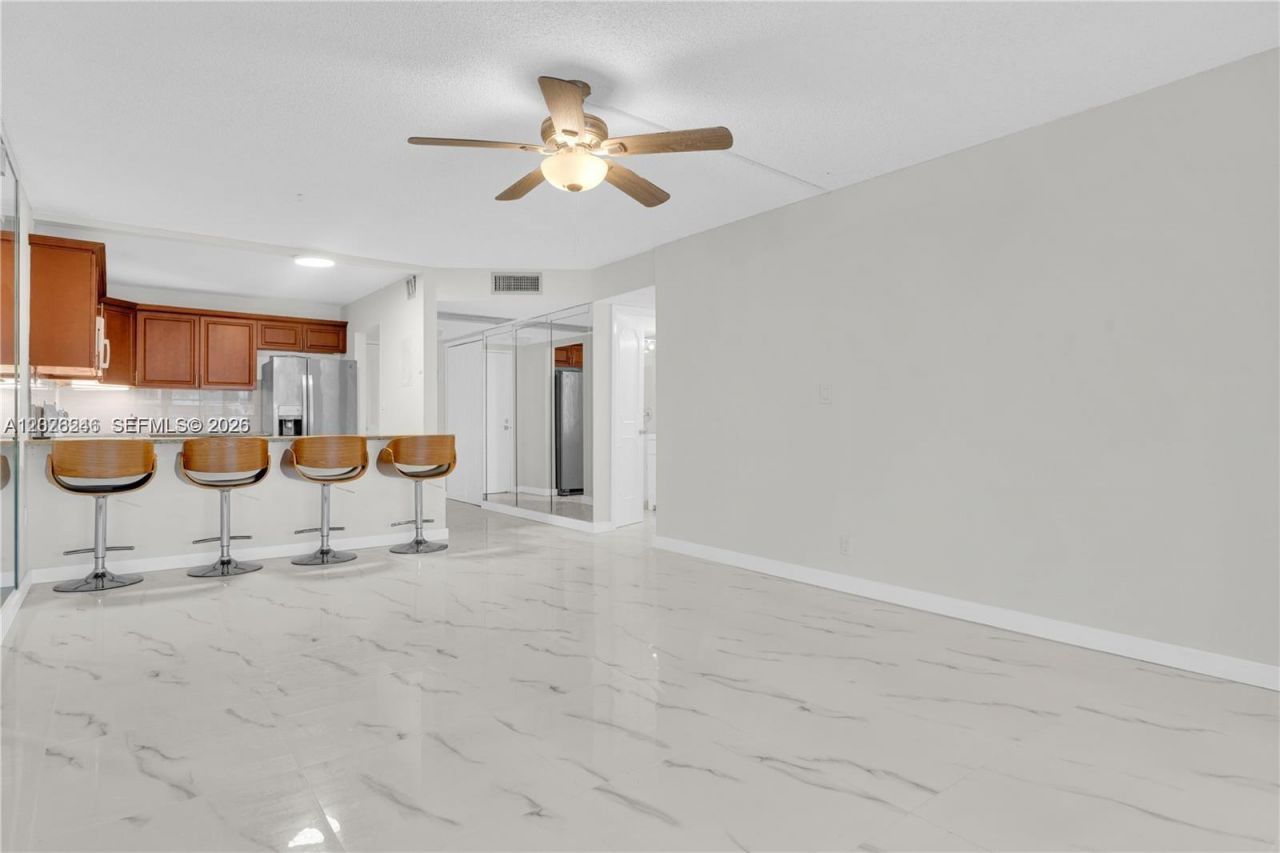 9355 SW 8th St , Unit 425, Boca Raton, FL 33428 Photo