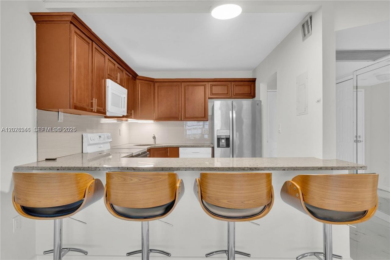 9355 SW 8th St , Unit 425, Boca Raton, FL 33428 Photo