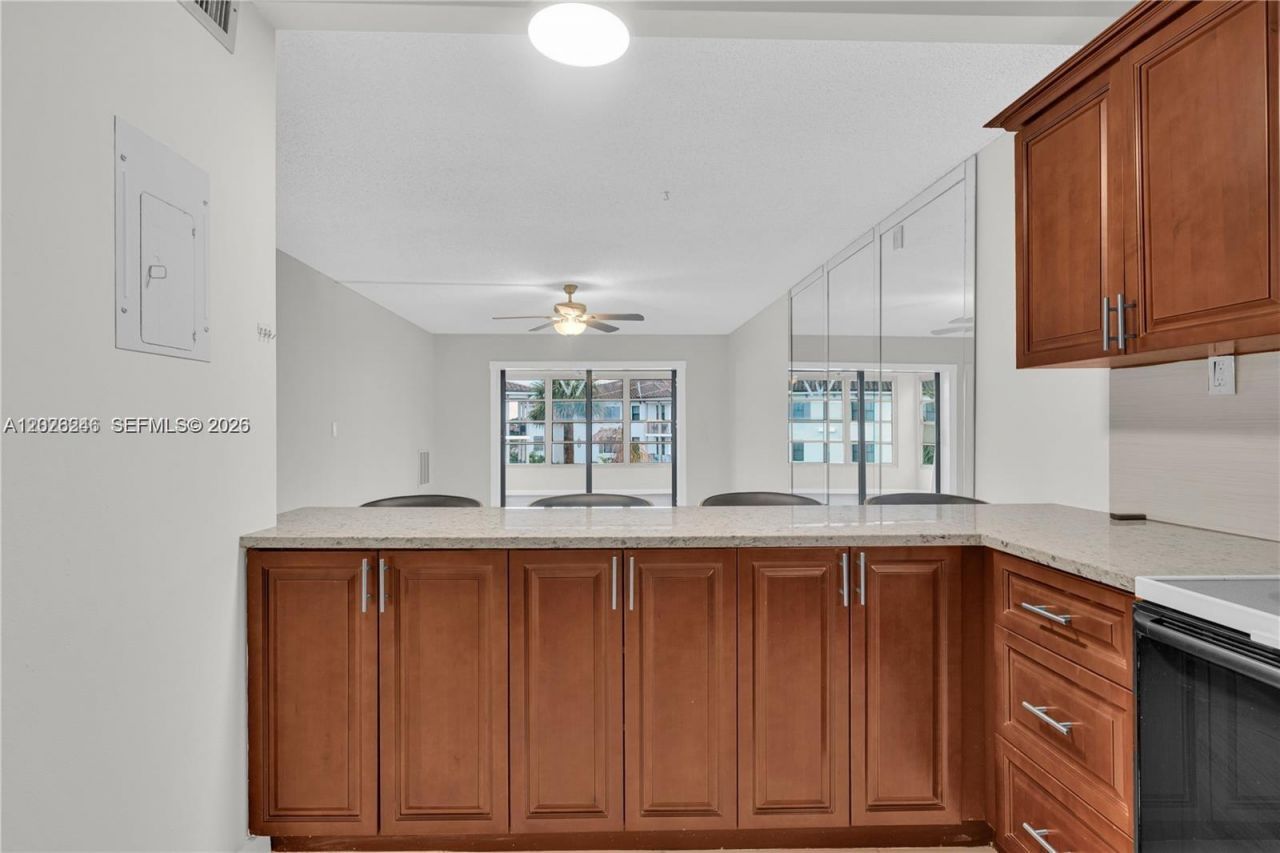 9355 SW 8th St , Unit 425, Boca Raton, FL 33428 Photo