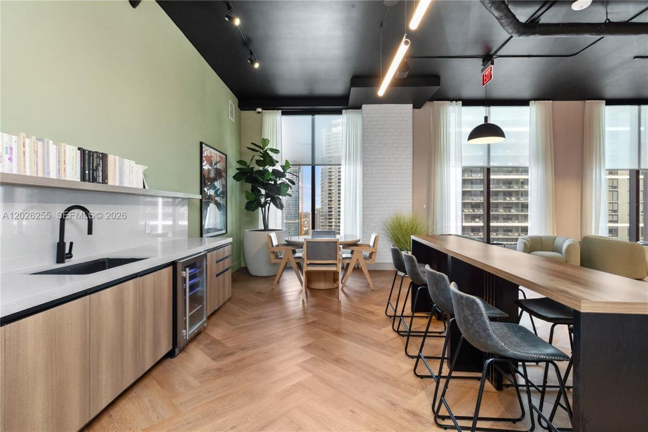 121 NE 5th St , Unit 510, Miami, FL 33132 Photo