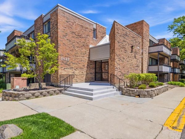 1813 Hemlock Place , Unit 110, Schaumburg, IL 60173