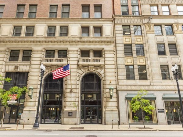 212 W Washington Avenue , Unit 1508, Chicago, IL 60606