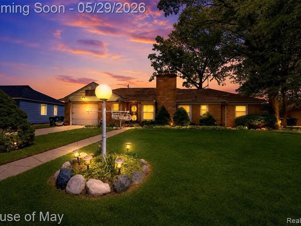 21240 Ridgedale Street, Oak Park, MI 48237