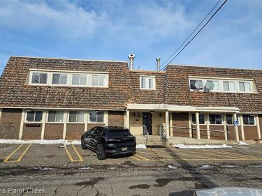 18911 W 10 Mile Road , Southfield, MI 48075