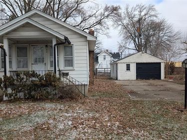 44 W Elza Avenue, Hazel Park, MI 48030