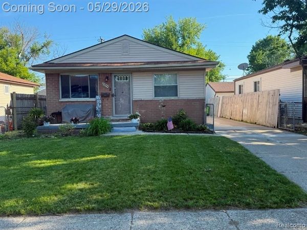 20555 Woodward Street , Clinton Twp, MI 48035