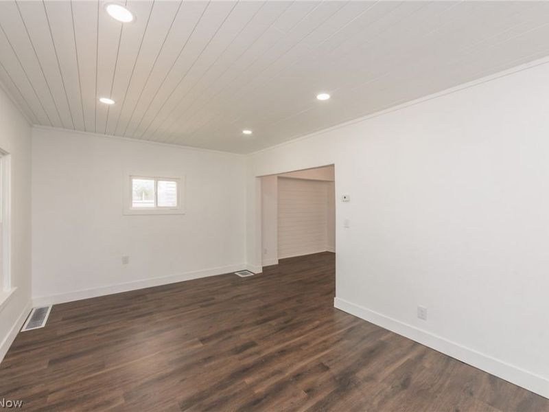 4022 Cypress Avenue, Cleveland, OH 44109 Photo 8