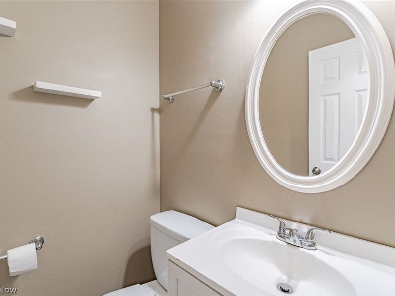 1440 Cedarwood Drive , Unit B, Westlake, OH 44115 Photo 11