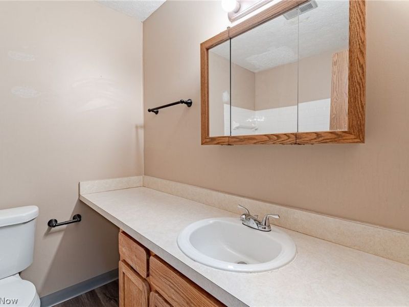 1440 Cedarwood Drive , Unit B, Westlake, OH 44115 Photo 14