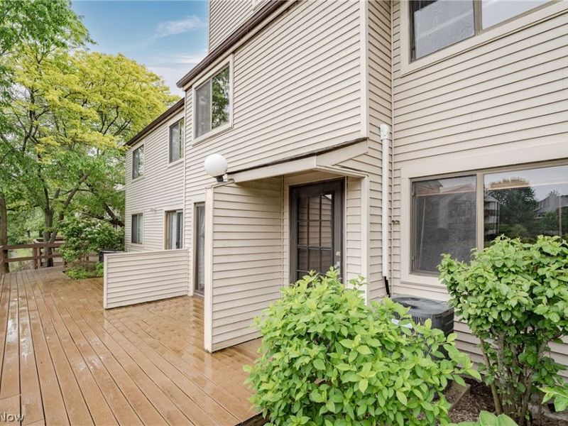 1440 Cedarwood Drive , Unit B, Westlake, OH 44115 Photo 2