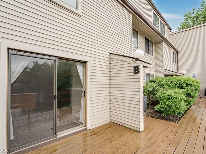 1440 Cedarwood Drive , Unit B, Westlake, OH 44115 Photo 3