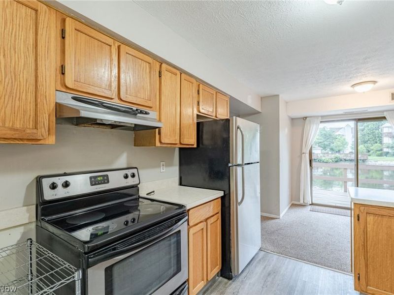 1440 Cedarwood Drive , Unit B, Westlake, OH 44115 Photo 8