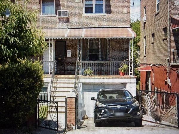 2749 Fish Avenue , Bronx, NY 10469