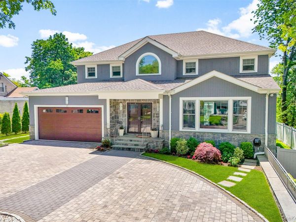 17 Clover Place, New Rochelle, NY 10805