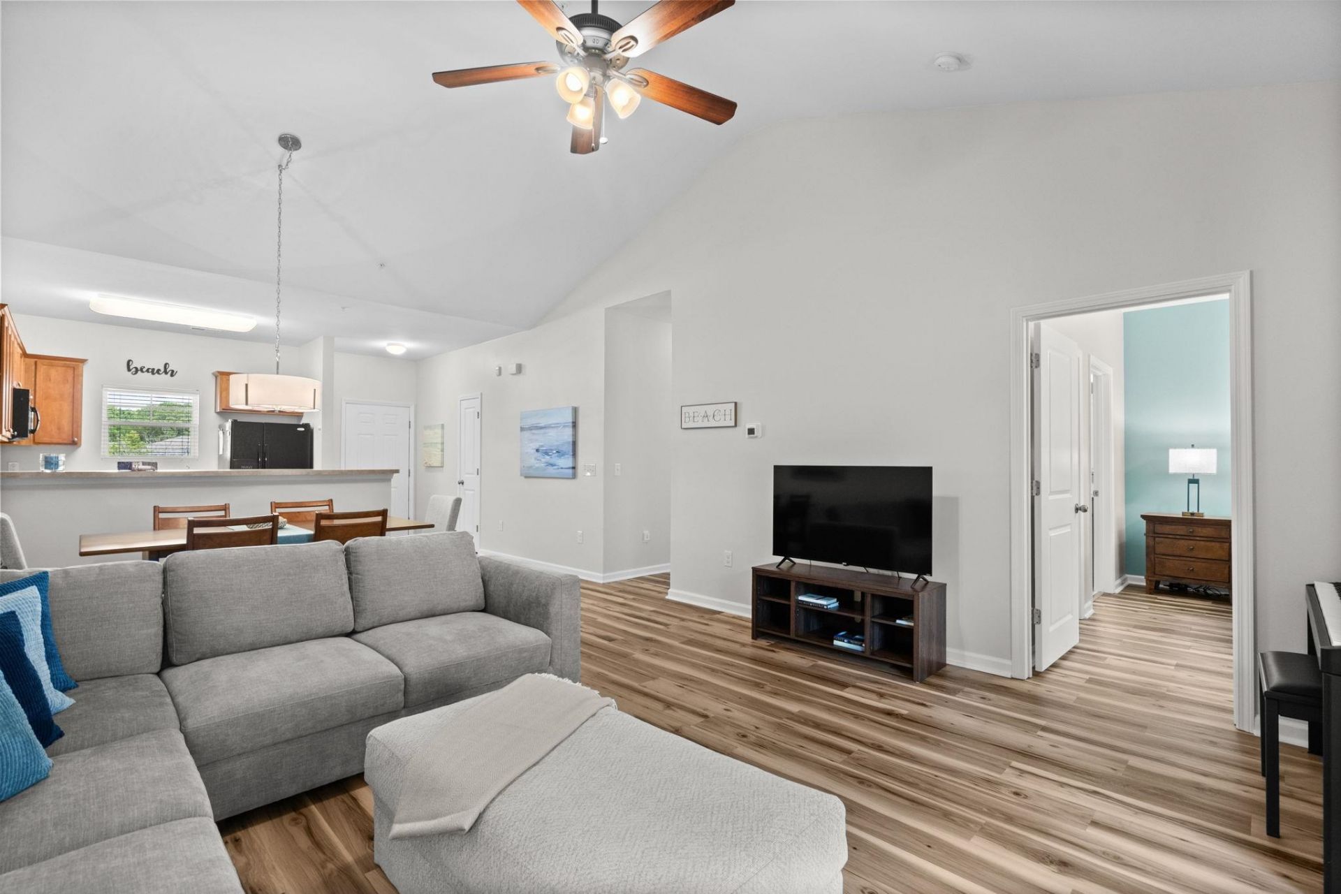 6253 Catalina Dr.  Photo 7