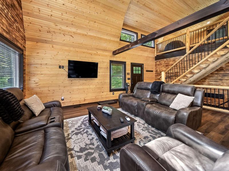 12089 Cantwell Cliffs Road, Rockbridge, OH 43149 Photo 15