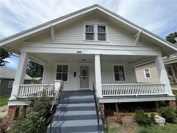 2907 Felix Street, St Joseph, MO 64501