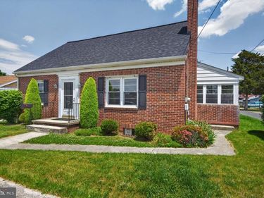 210 STAMBACH STREET, MCSHERRYSTOWN, PA 17344