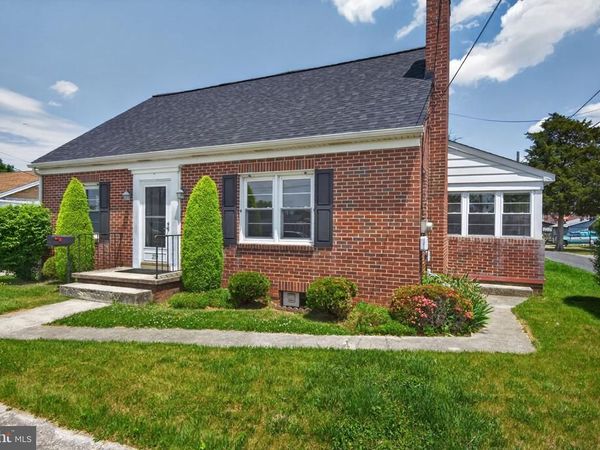 210 STAMBACH STREET, MCSHERRYSTOWN, PA 17344