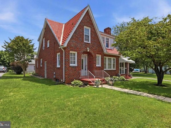 69 S MAIN STREET, STEWARTSTOWN, PA 17363